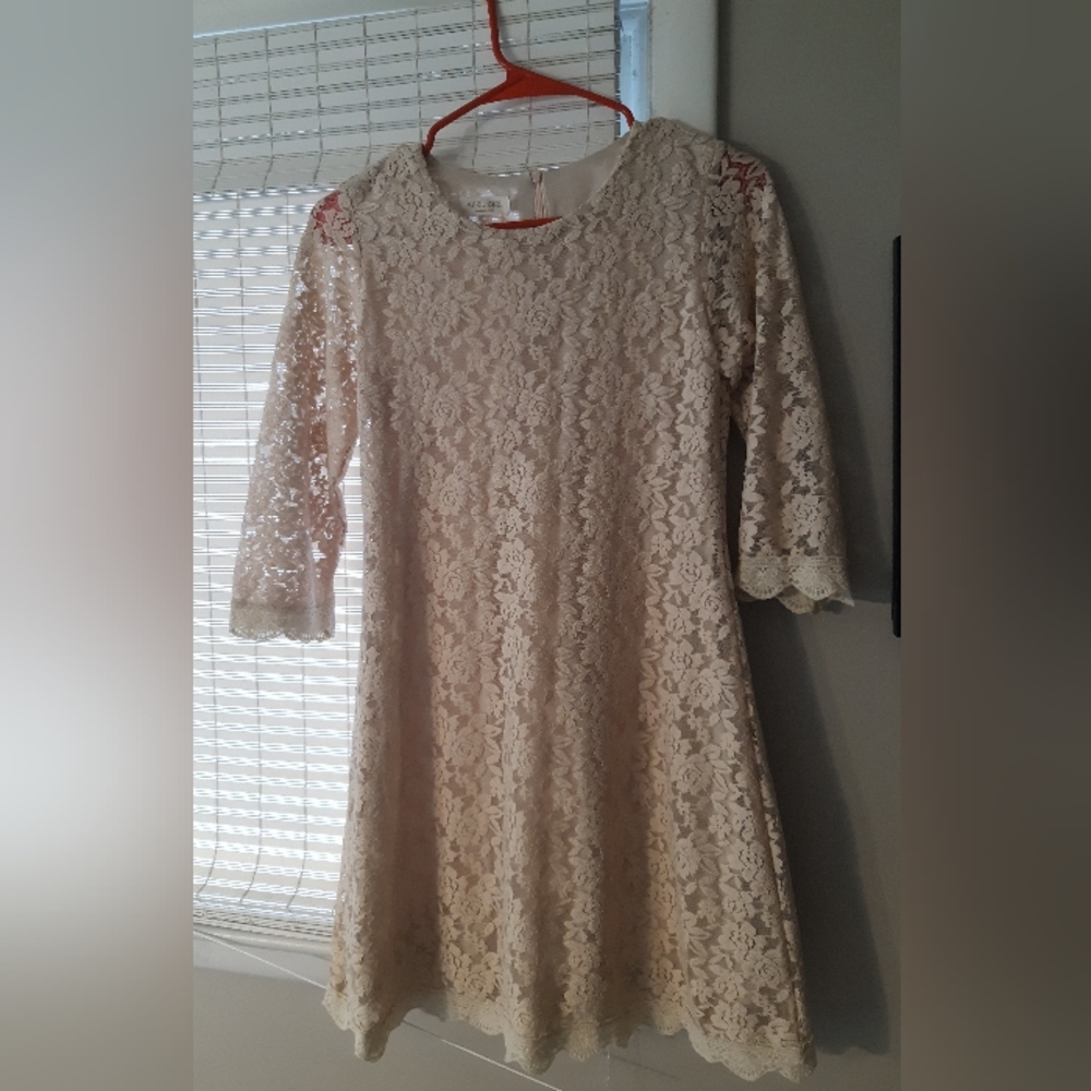April Girls Ladies XS Beige Lace Dress